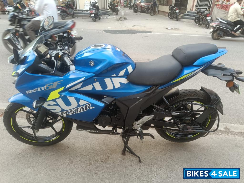 Blue Suzuki Gixxer SF Moto GP Blue Suzuki Gixxer SF Moto GP