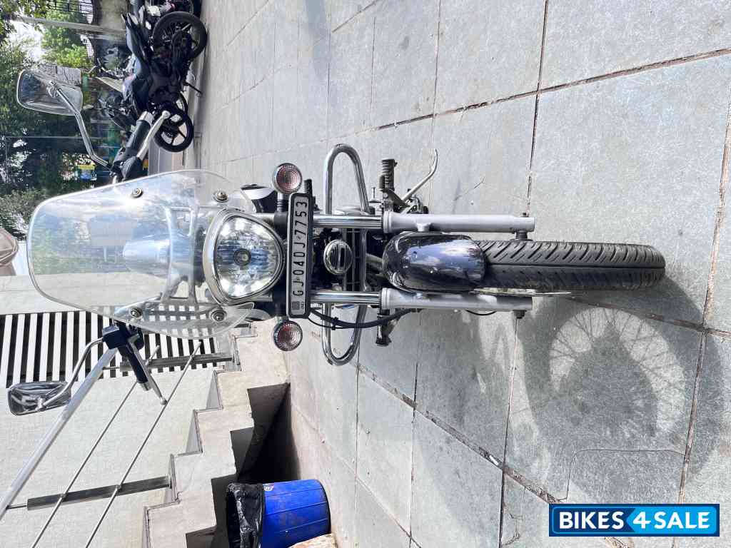 Auburn Black Bajaj Avenger Cruise 220 BS6