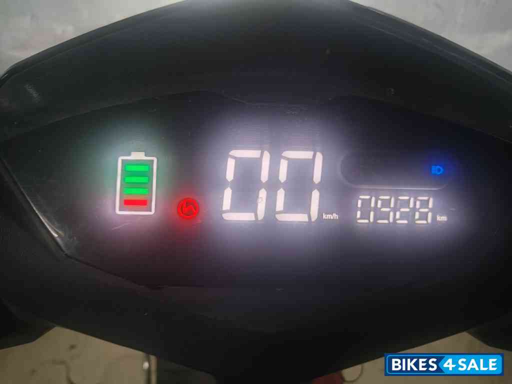 Hero Electric Atria LX