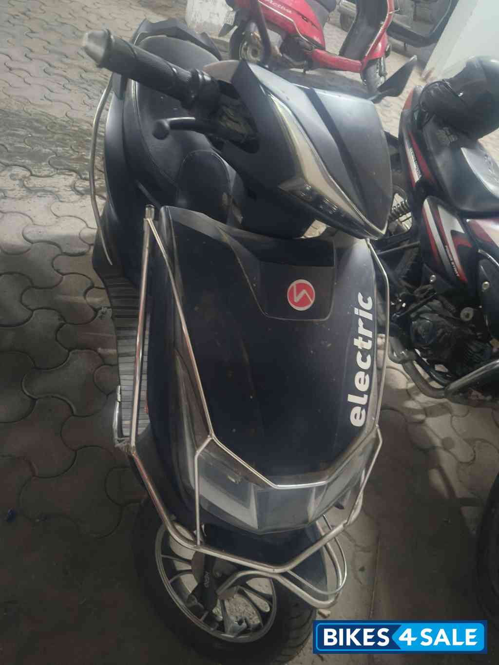 Hero Electric Atria LX