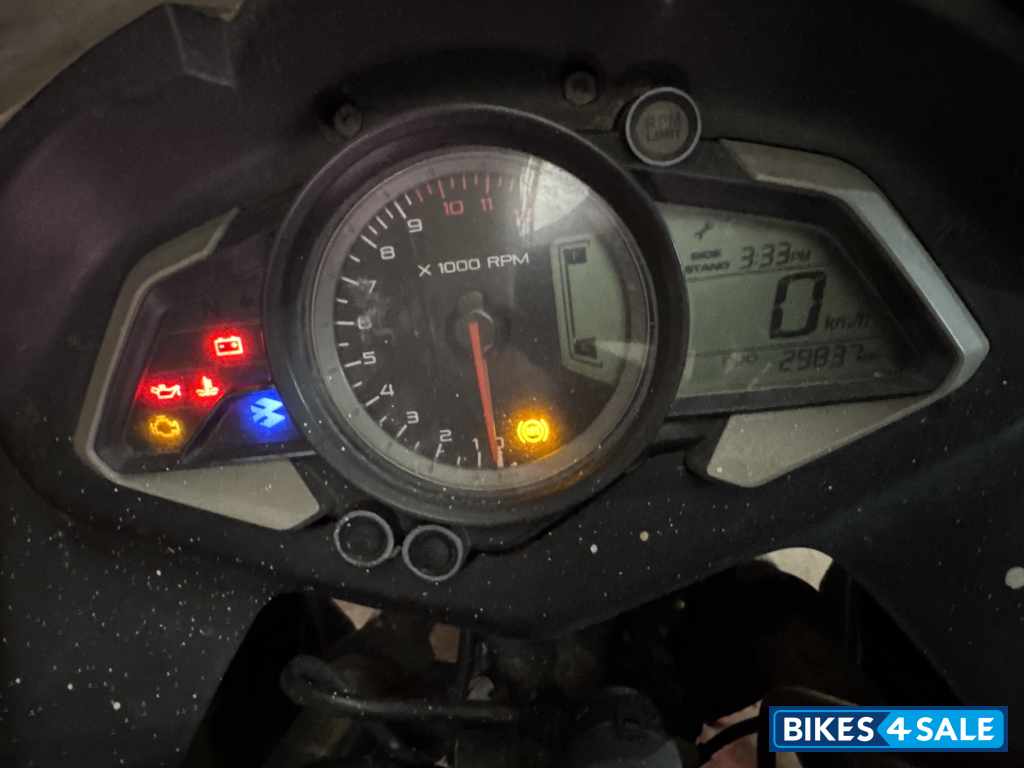 Bajaj Pulsar RS 200 ABS