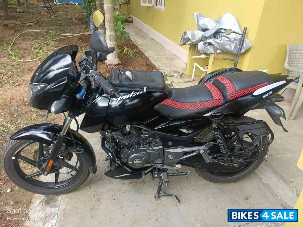 Bajaj Pulsar 125 Split Seat