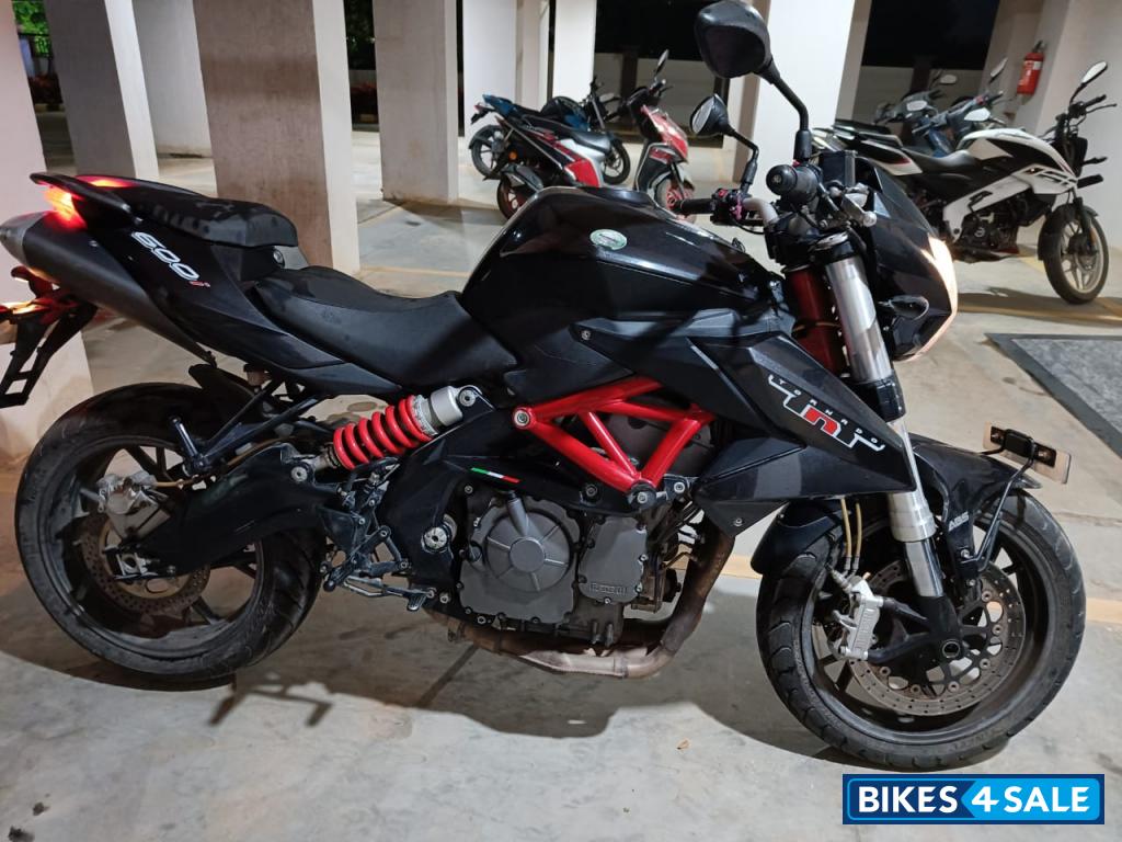 Black Benelli BN 600 I