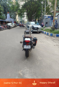 White Bajaj Avenger Cruise 220