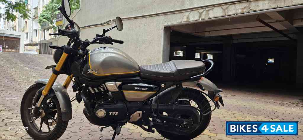 TVS Ronin TD