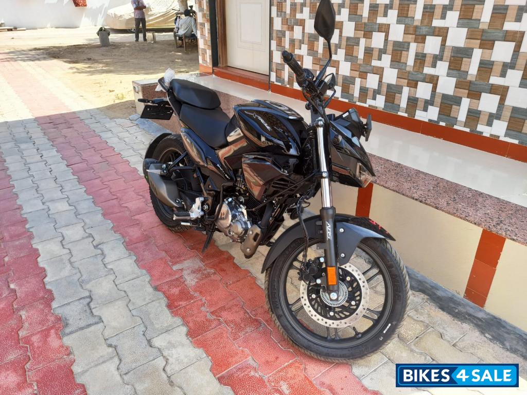 Black Hero Xtreme 125R