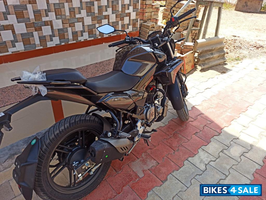 Black Hero Xtreme 125R