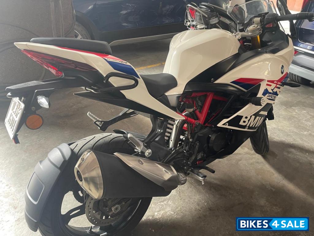 Polar White BMW G 310 RR