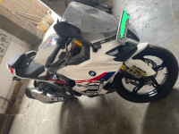 Polar White BMW G 310 RR