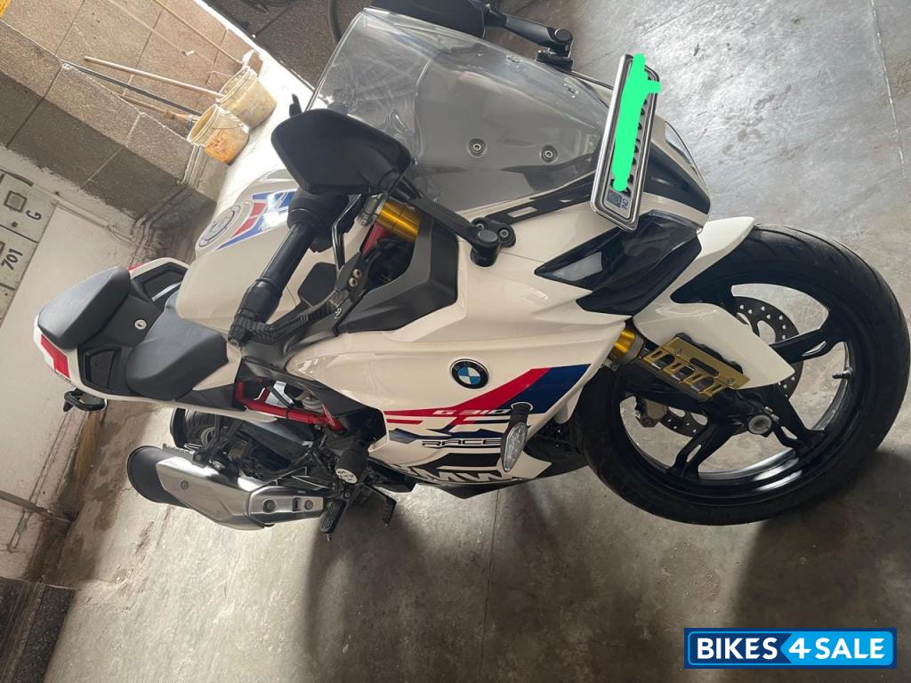 Polar White BMW G 310 RR