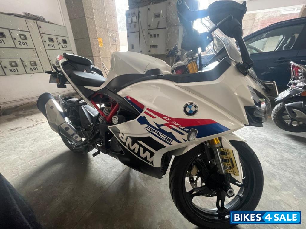 Polar White BMW G 310 RR
