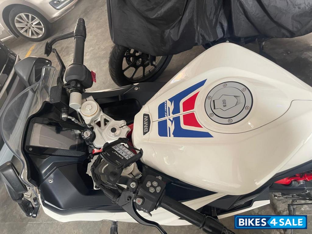 Polar White BMW G 310 RR