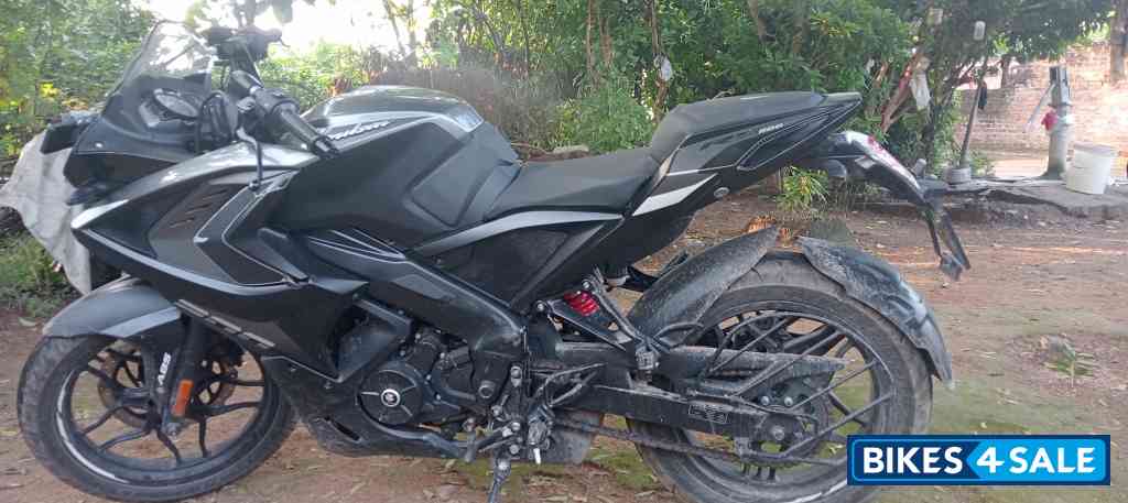 Bajaj Pulsar RS 200