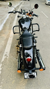 Black Royal Enfield Super Meteor 650