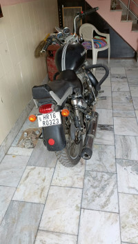 Black Royal Enfield Thunderbird 350