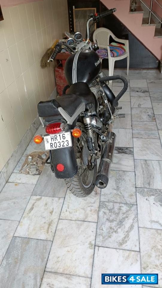 Black Royal Enfield Thunderbird 350