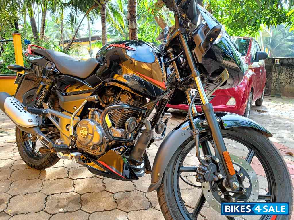 Bajaj Pulsar 125 Neon Disc Single Seat