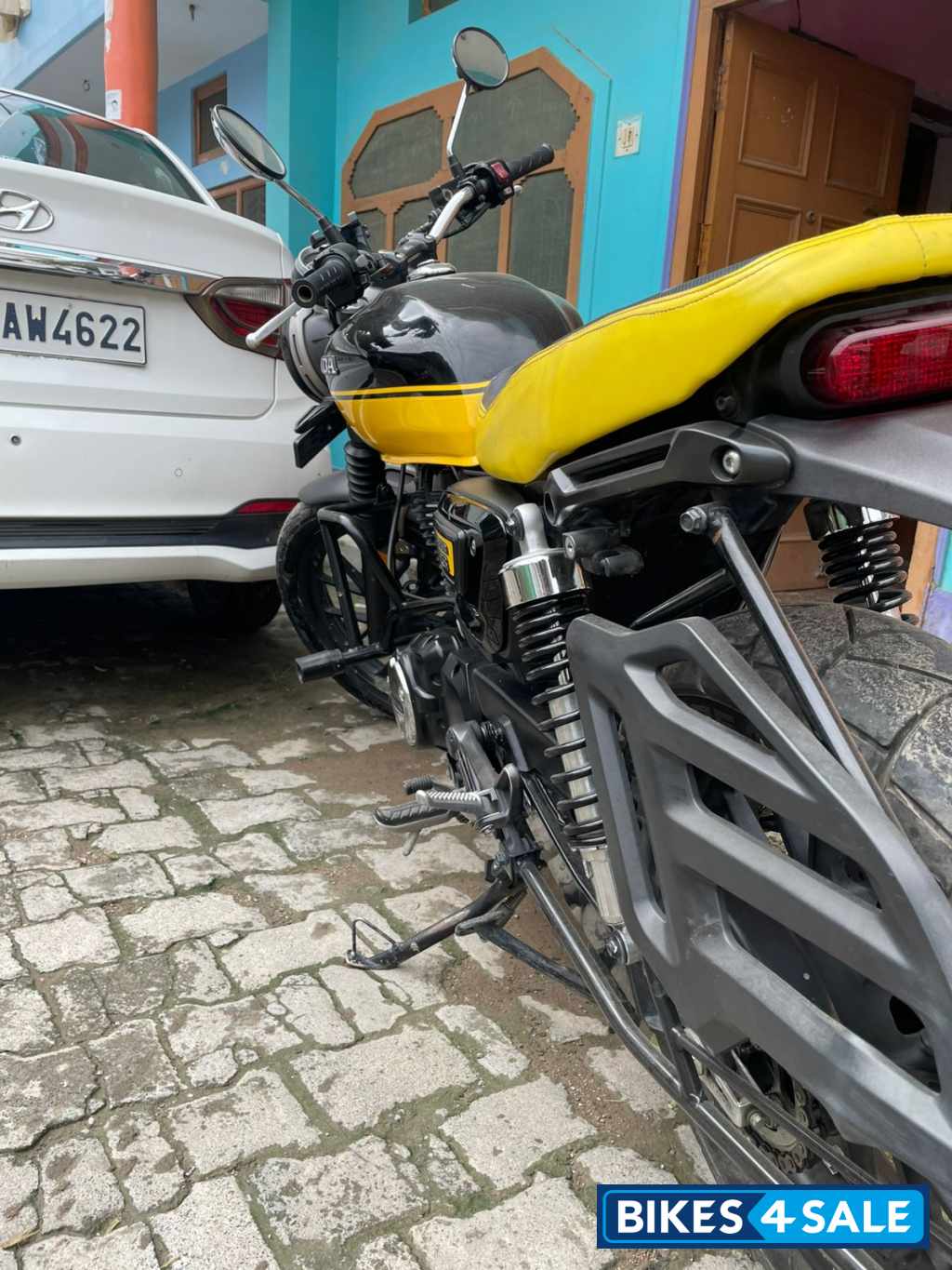 Black And Yellow Honda CB350RS