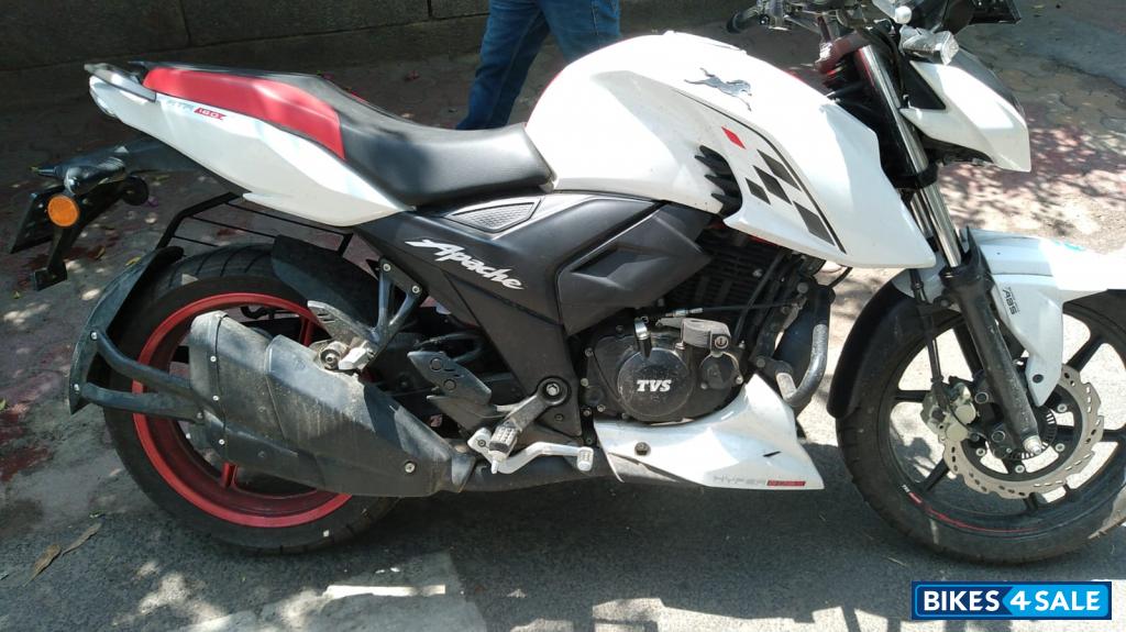 TVS Apache RTR 160 4V Special Edition