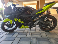 Black Yamaha YZF R15 V2