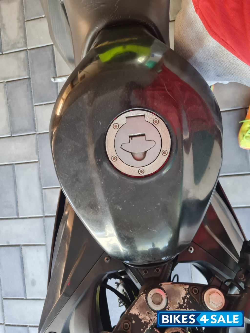 Black Yamaha YZF R15 V2