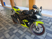 Black Yamaha YZF R15 V2