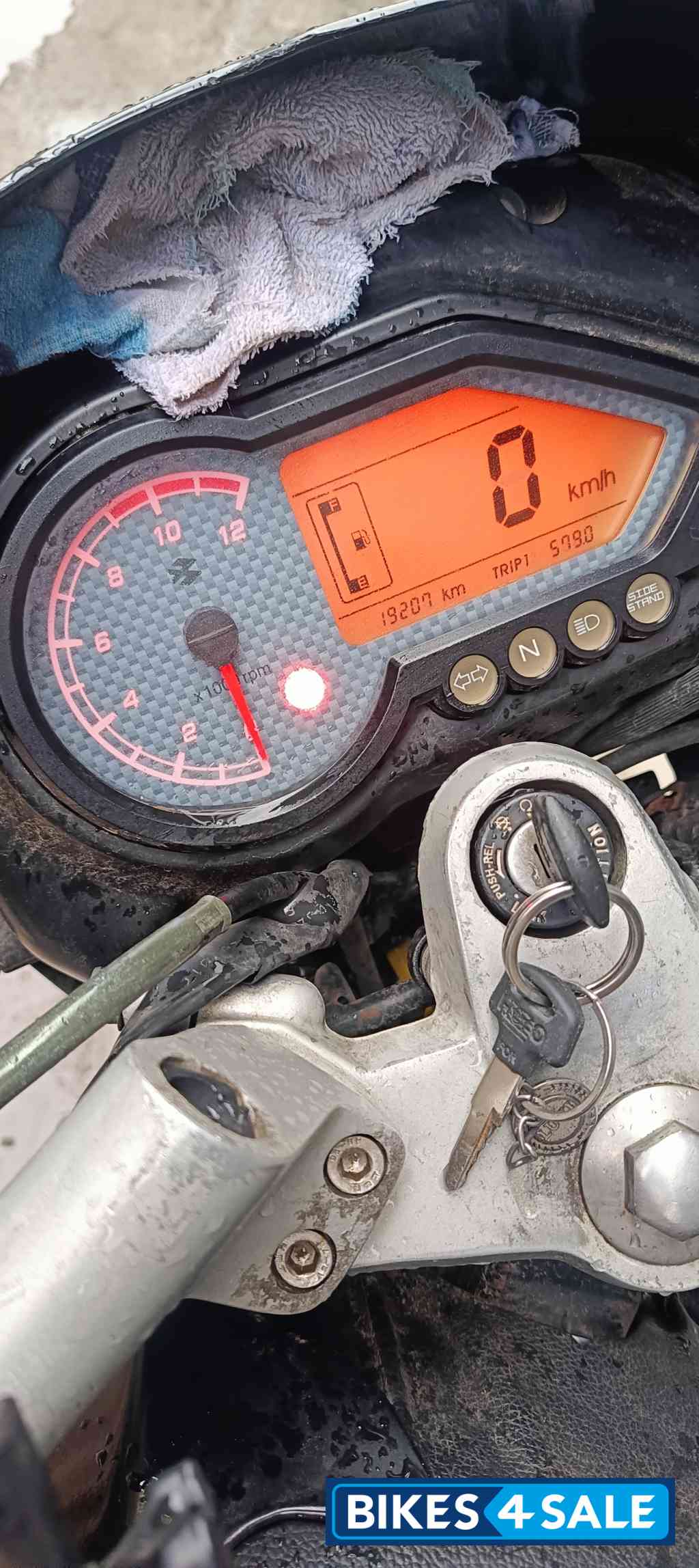 Black Bajaj Pulsar 180