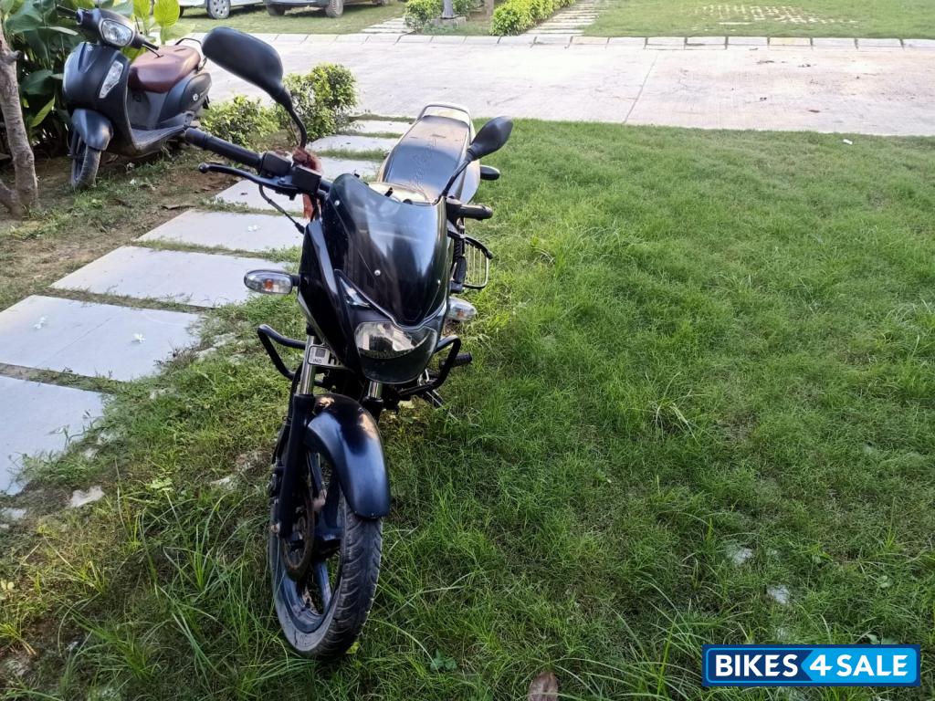 Black Bajaj Pulsar 150
