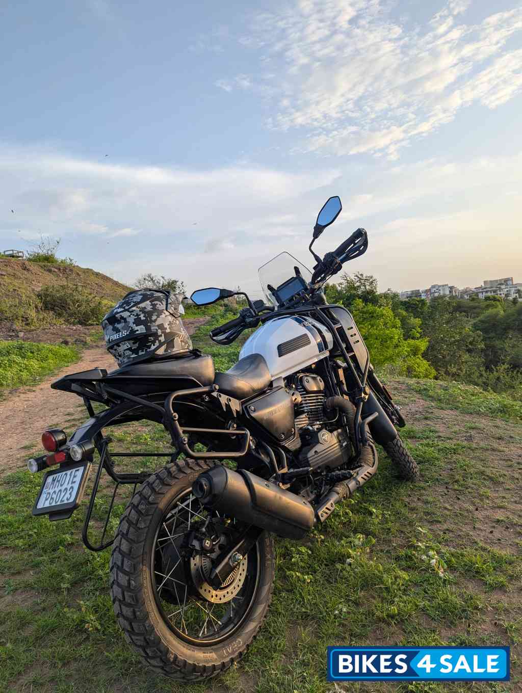 White Yezdi Adventure Gloss