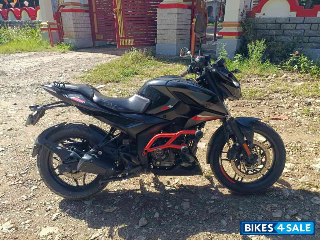 Black Bajaj Pulsar N250 Dual Channel ABS