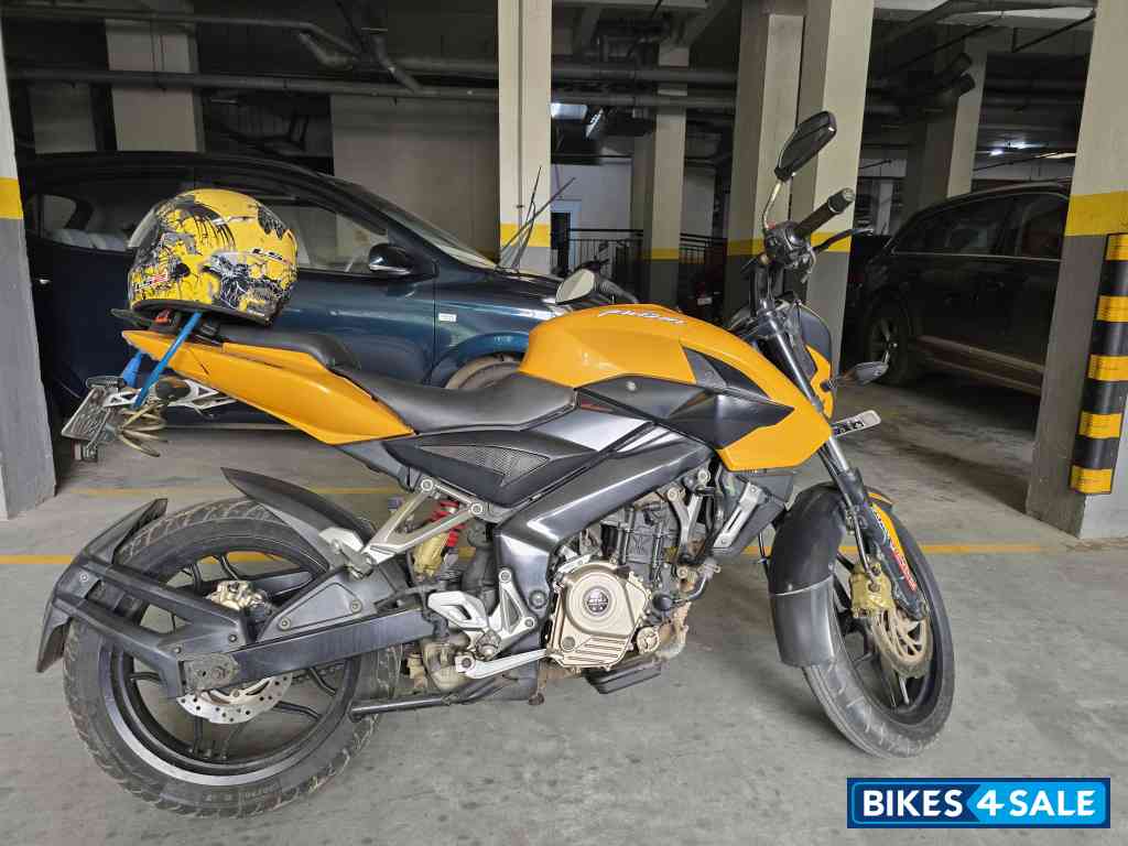 Yellow Bajaj Pulsar 200 NS