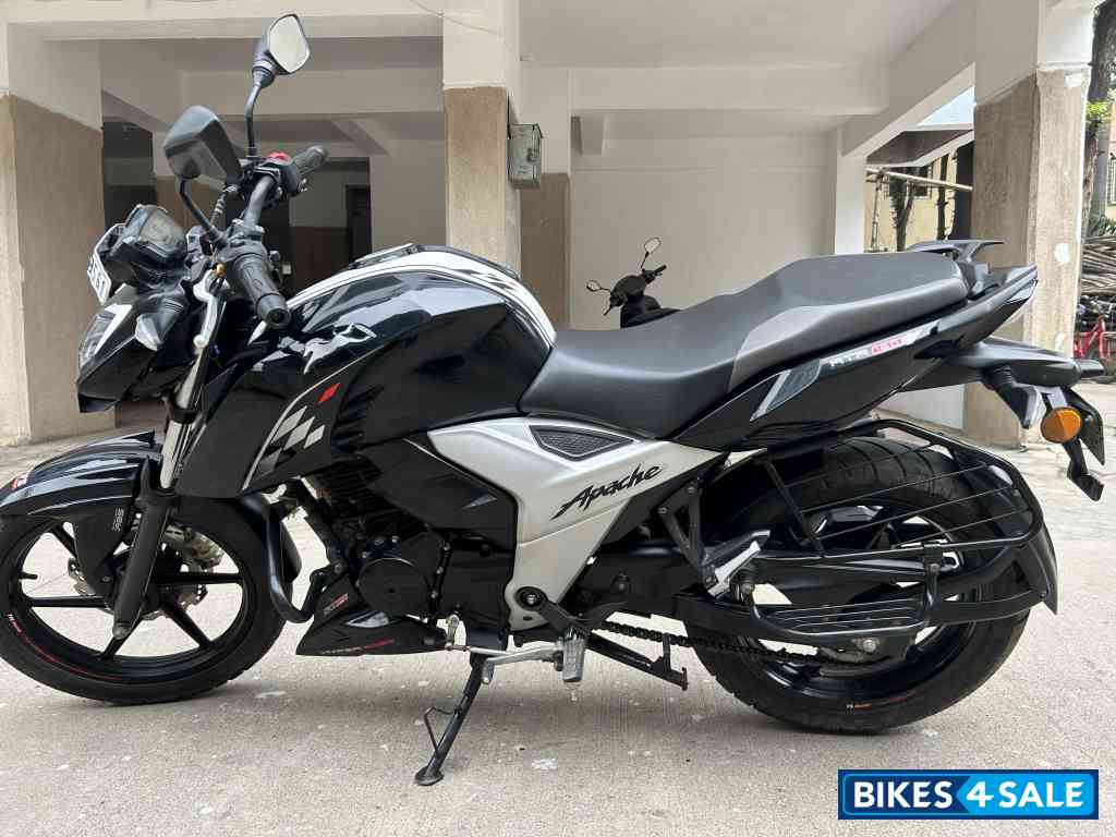 TVS Apache RTR 160 4V