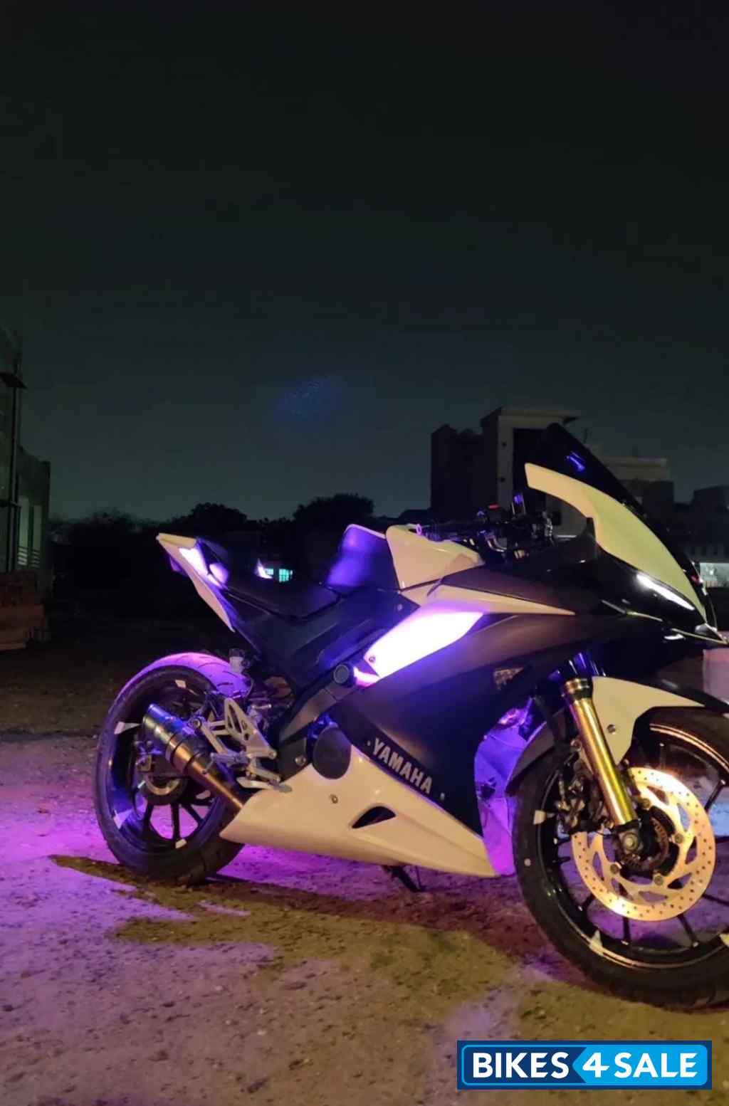 Dark Knight Edition Yamaha YZF R15 V3