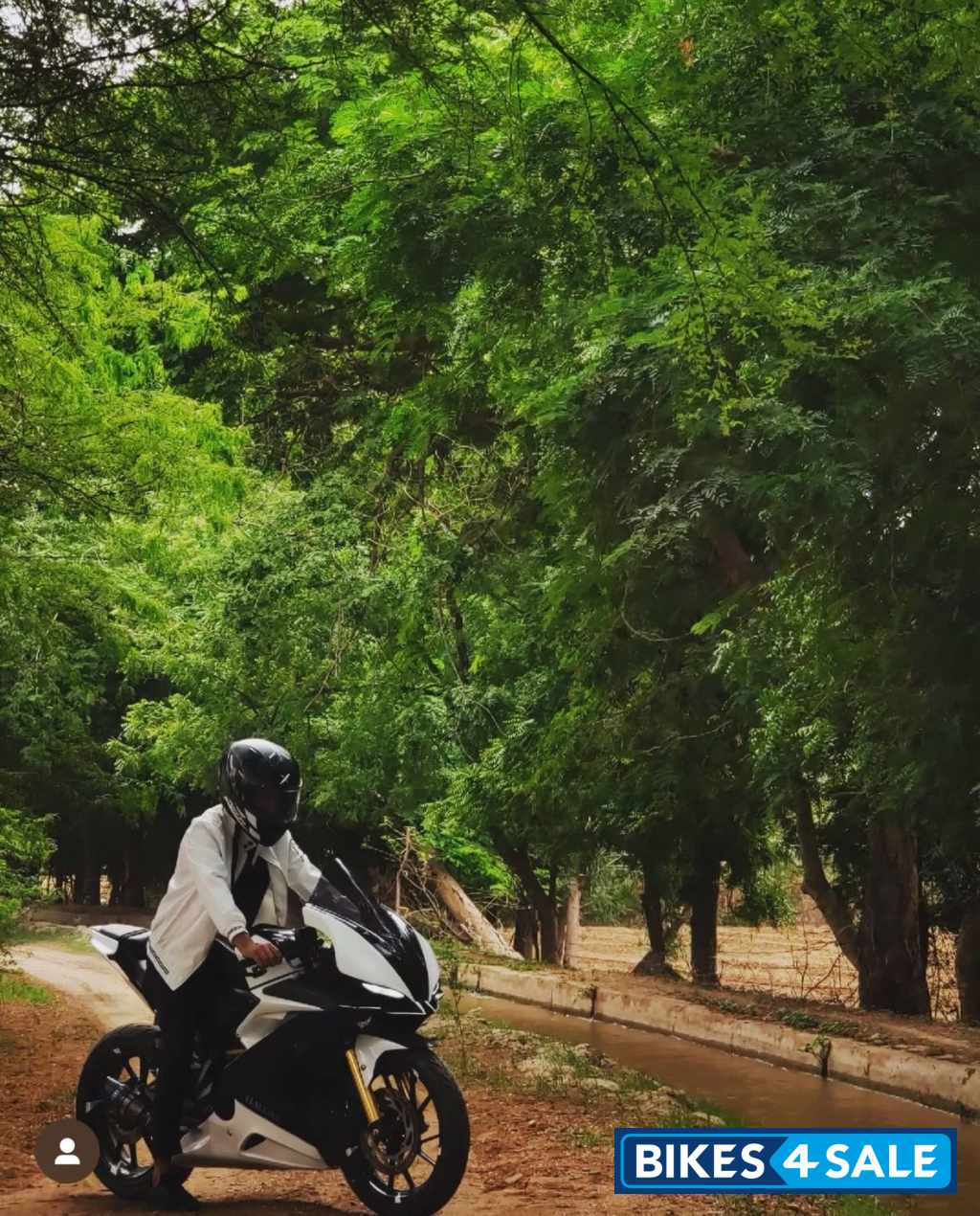 Dark Knight Edition Yamaha YZF R15 V3