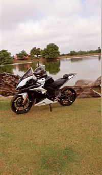 Dark Knight Edition Yamaha YZF R15 V3
