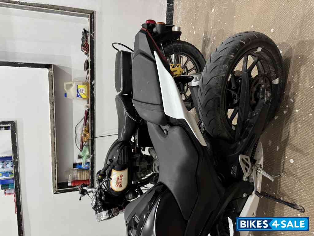 Dark Knight Edition Yamaha YZF R15 V3