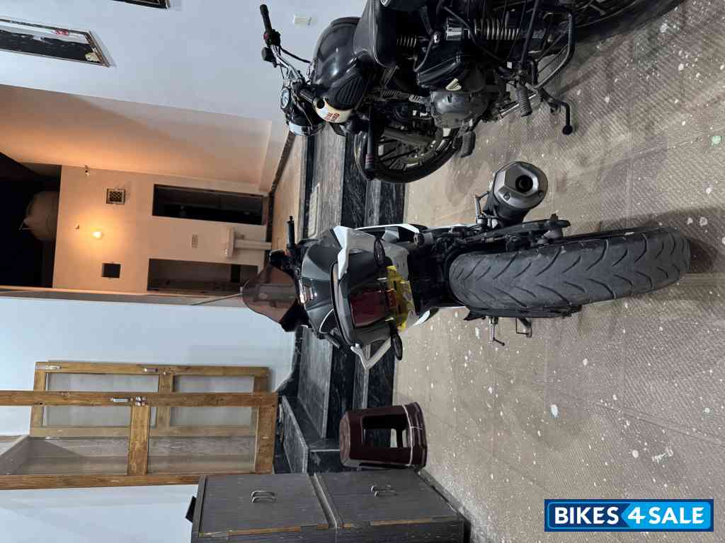 Dark Knight Edition Yamaha YZF R15 V3