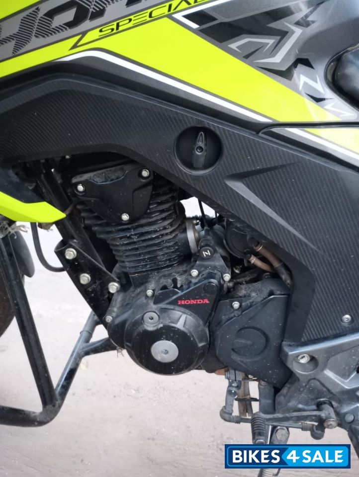 Honda CB Hornet 160R ABS