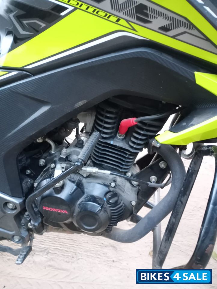 Honda CB Hornet 160R ABS