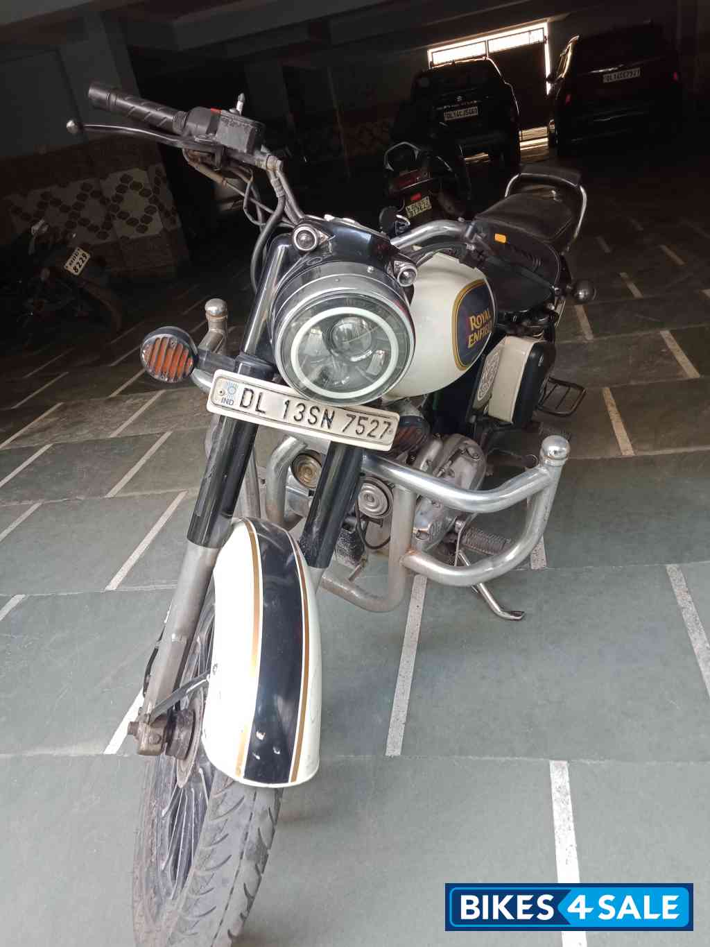 White Royal Enfield Classic 350