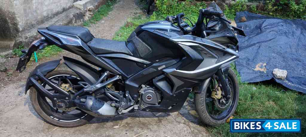 Bajaj Pulsar RS 200