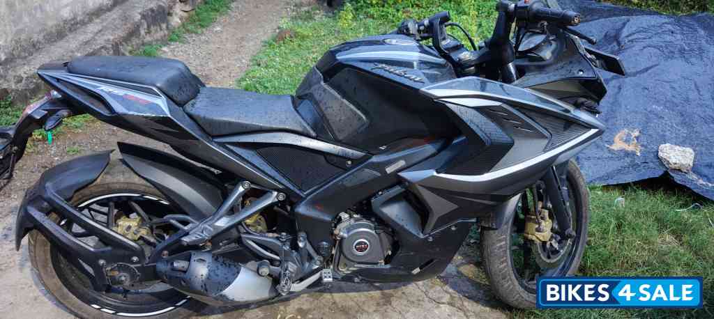 Bajaj Pulsar RS 200