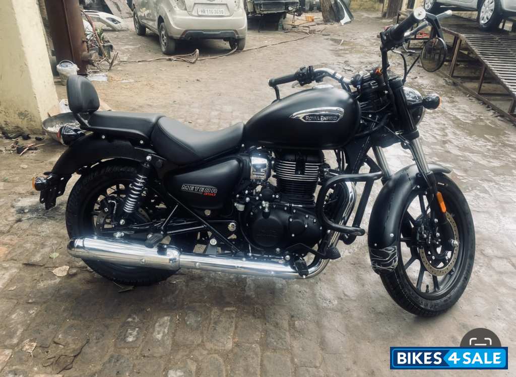 Royal Enfield Meteor 350 Stellar