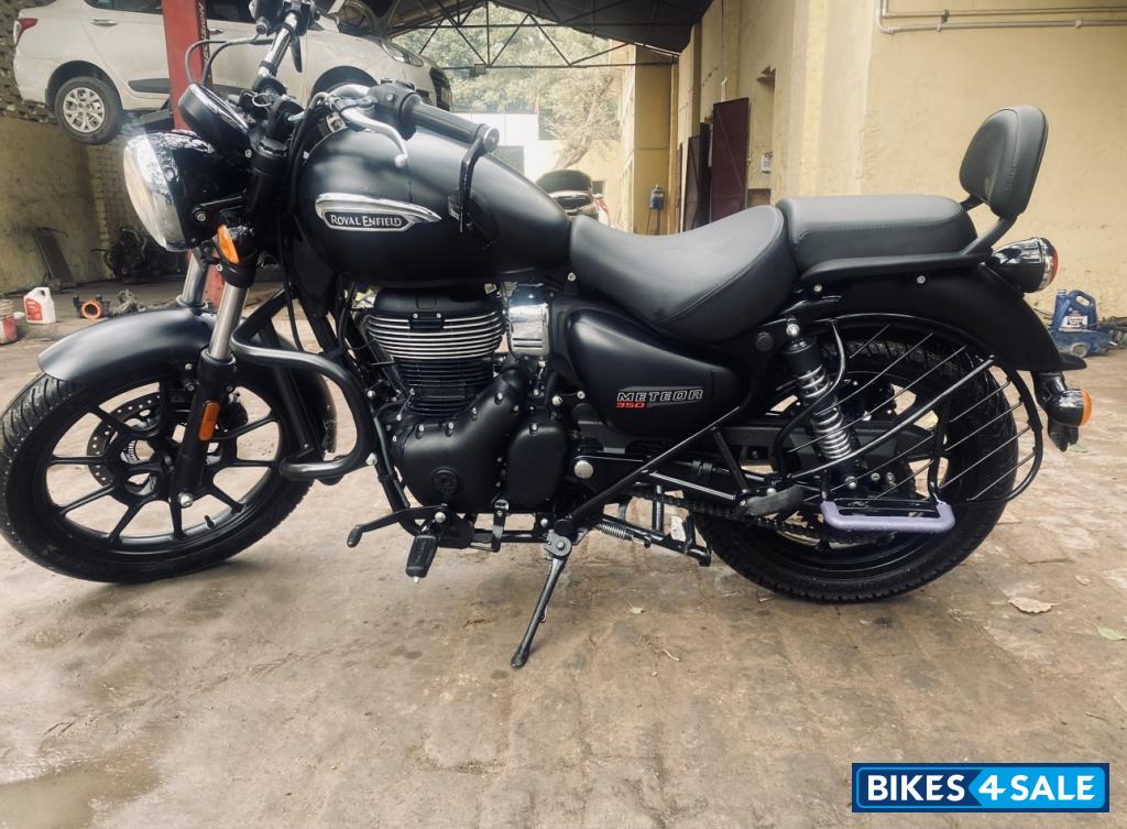 Royal Enfield Meteor 350 Stellar