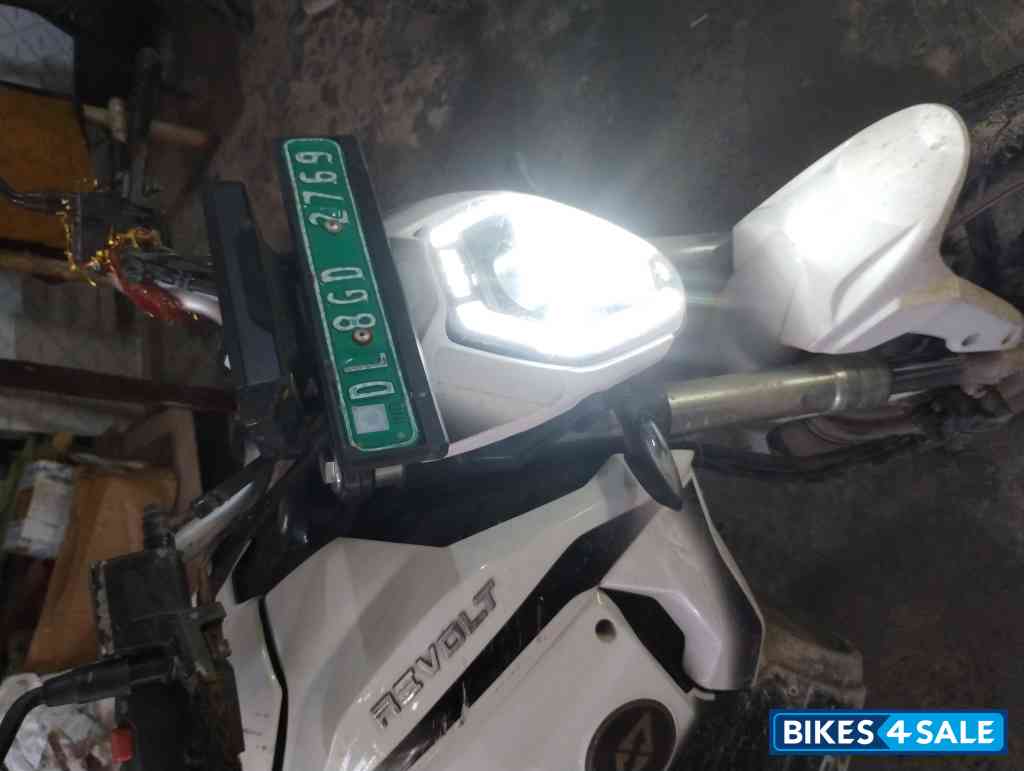 Mist Gray Revolt RV 400 Mist Gray Revolt RV 400