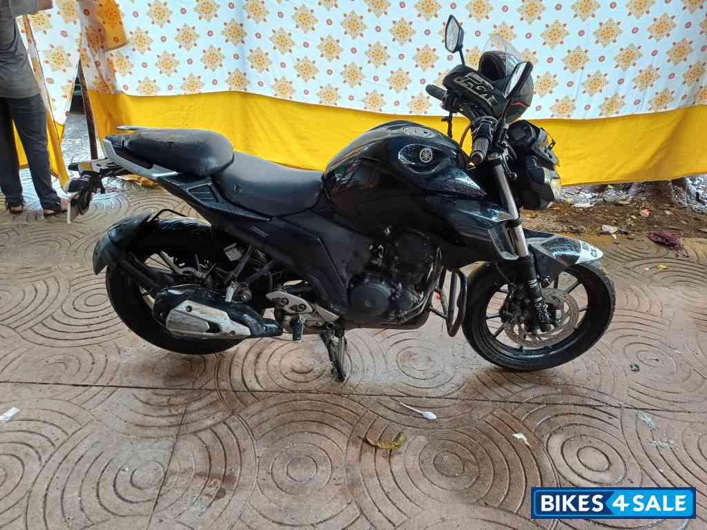 Yamaha FZS 25