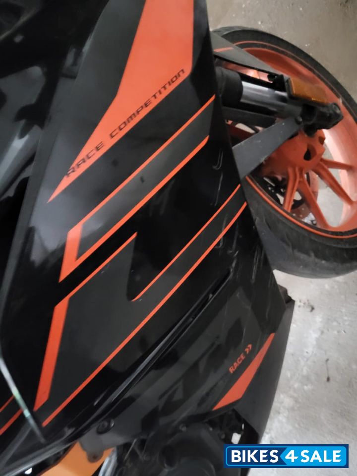 Black KTM RC 200 2020