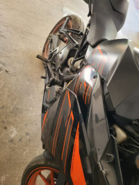 Black KTM RC 200 2020