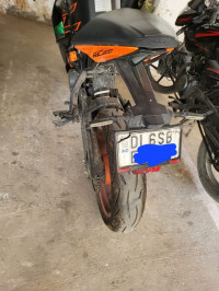Black KTM RC 200 2020