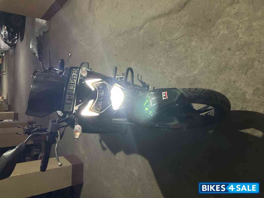 TVS Apache RTR 200 4V